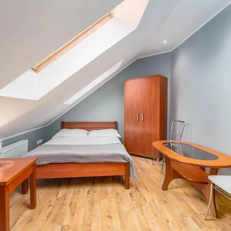 Δωμάτια σε οικογενειακή κατοικία Awenturyn - *