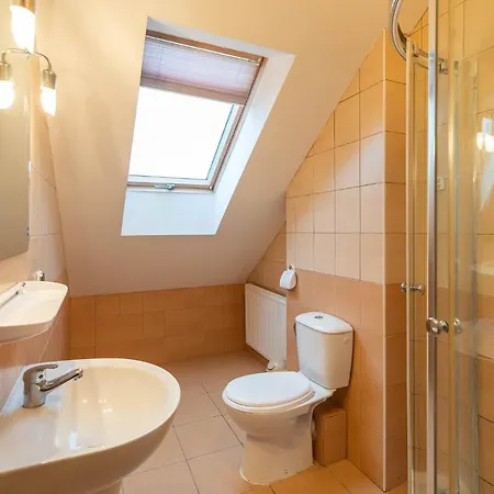 Δωμάτια σε οικογενειακή κατοικία Awenturyn - *