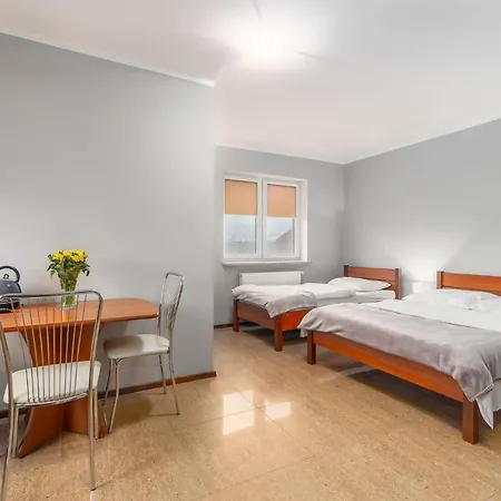 Δωμάτια σε οικογενειακή κατοικία Awenturyn - *